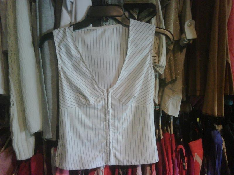 white with black stripe blouse -very soft fabric- sz M - $6